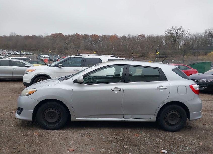 Photo 14 of 2009 Toyota Matrix (VIN 2T1KU40E29C166345)