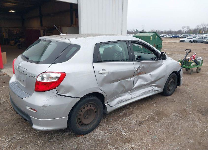 Photo 4 of 2009 Toyota Matrix (VIN 2T1KU40E29C166345)