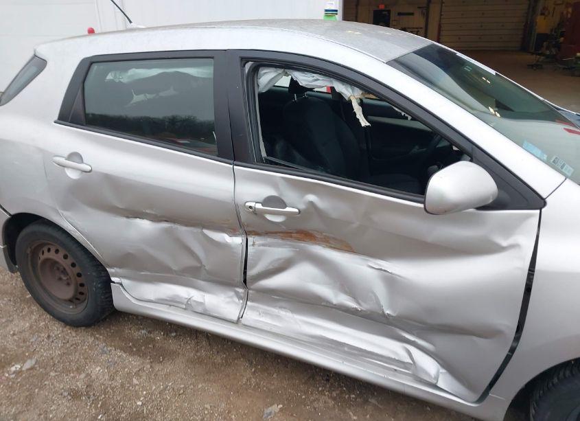 Photo 6 of 2009 Toyota Matrix (VIN 2T1KU40E29C166345)