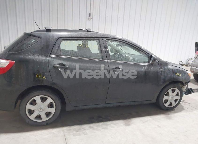 Photo 13 of 2009 Toyota Matrix (VIN 2T1KU40E39C101021)