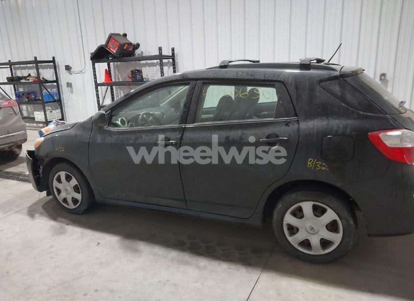 Photo 14 of 2009 Toyota Matrix (VIN 2T1KU40E39C101021)