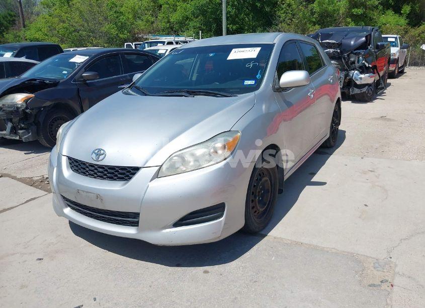 Photo 2 of 2009 Toyota Matrix (VIN 2T1KU40E59C016424)