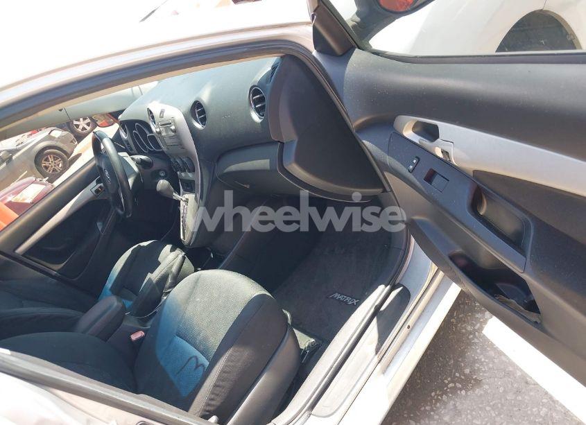 Photo 5 of 2009 Toyota Matrix (VIN 2T1KU40E59C016424)