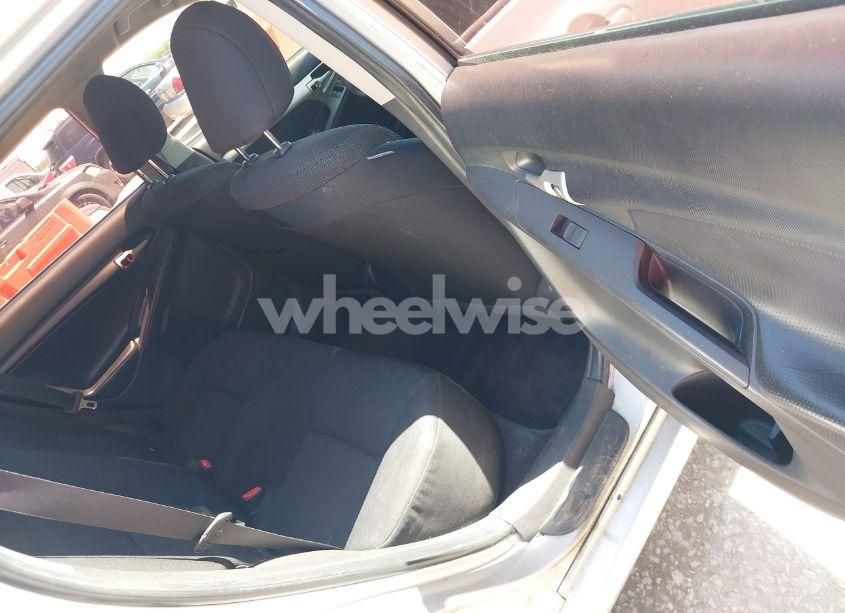 Photo 8 of 2009 Toyota Matrix (VIN 2T1KU40E59C016424)