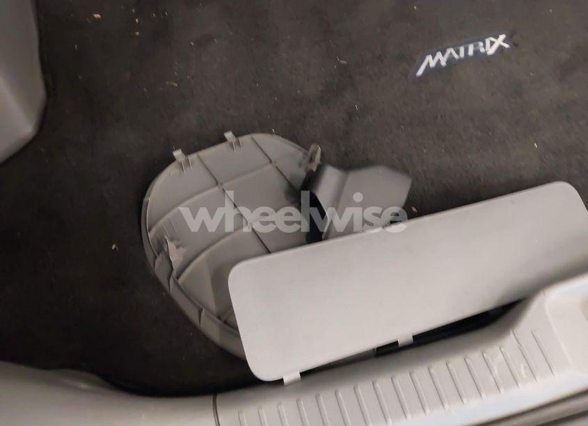 Photo 12 of 2009 Toyota Matrix (VIN 2T1KU40E59C118855)