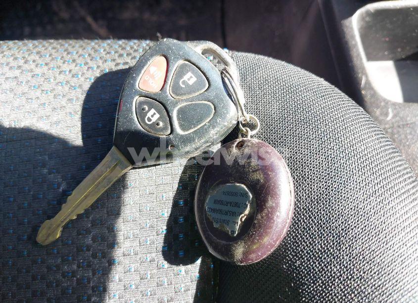 Photo 11 of 2009 Toyota Matrix (VIN 2T1KU40E69C046466)