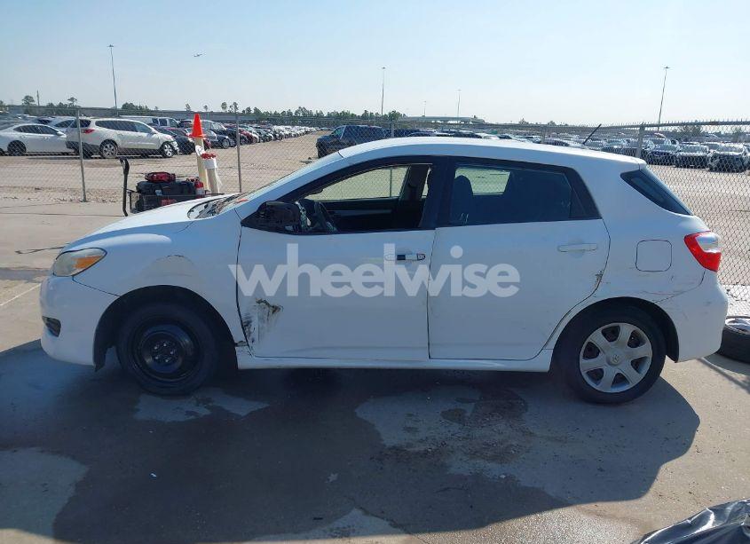 Photo 15 of 2009 Toyota Matrix (VIN 2T1KU40E69C054826)