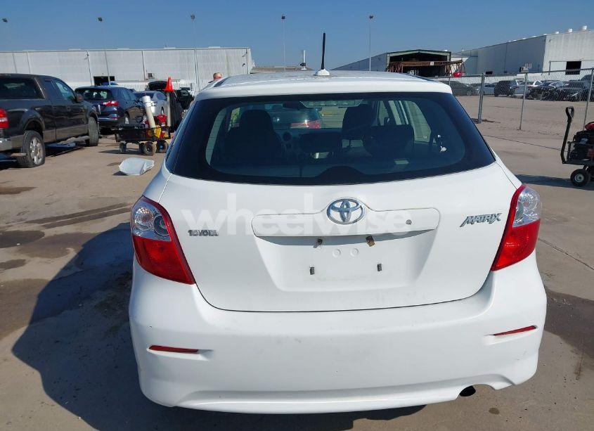 Photo 17 of 2009 Toyota Matrix (VIN 2T1KU40E69C054826)