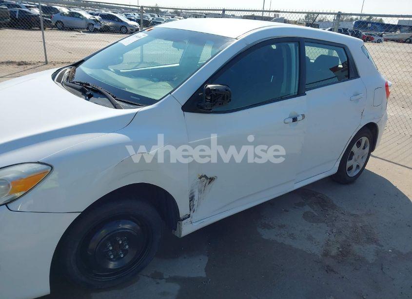 Photo 6 of 2009 Toyota Matrix (VIN 2T1KU40E69C054826)