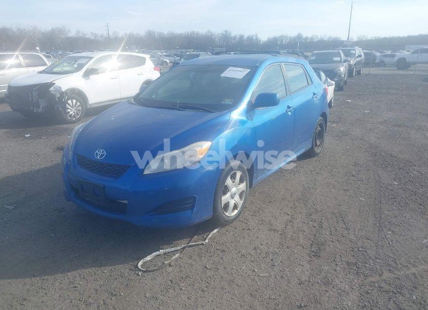 Photo 2 of 2009 Toyota Matrix (VIN 2T1KU40E79C022662)