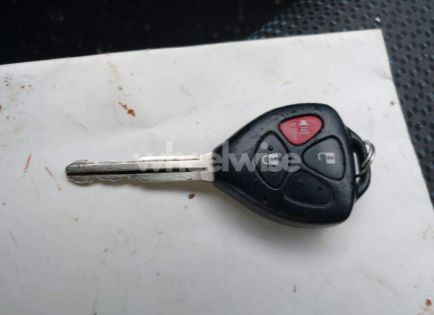 Photo 11 of 2009 Toyota Matrix (VIN 2T1KU40E79C134703)