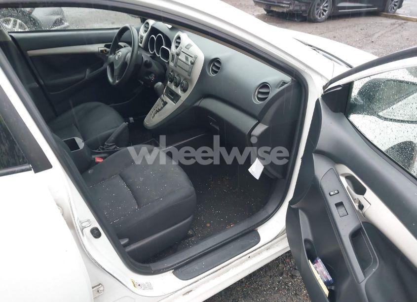 Photo 5 of 2009 Toyota Matrix (VIN 2T1KU40E79C134703)