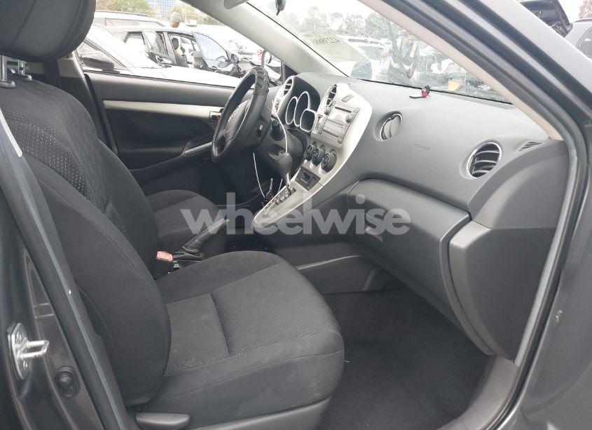Photo 5 of 2009 Toyota Matrix (VIN 2T1KU40E89C004526)