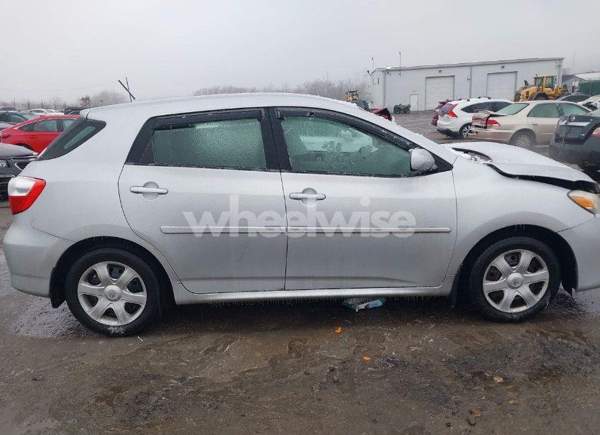 Photo 13 of 2009 Toyota Matrix (VIN 2T1KU40E89C061096)