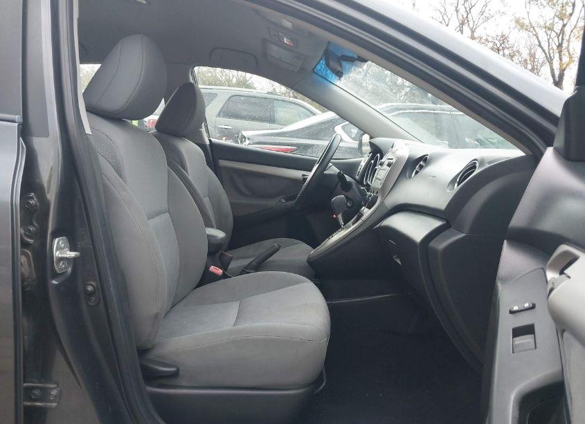 Photo 5 of 2009 Toyota Matrix (VIN 2T1KU40E89C173719)