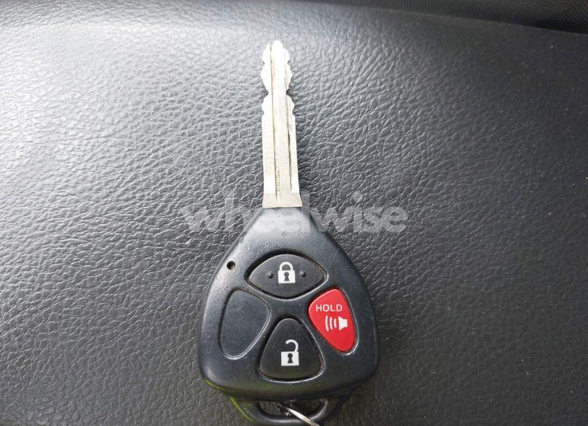 Photo 11 of 2009 Toyota Matrix (VIN 2T1KU40E99C006768)