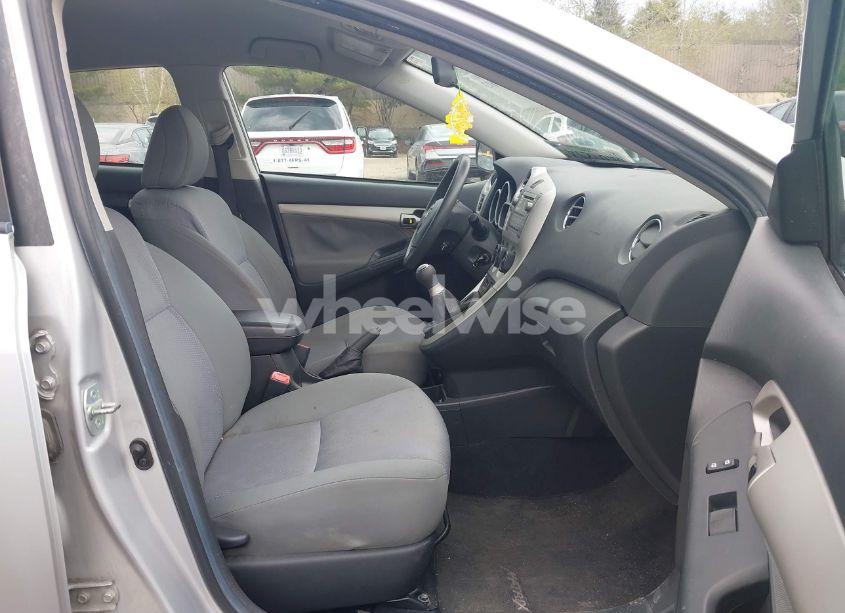 Photo 5 of 2009 Toyota Matrix (VIN 2T1KU40E99C006768)