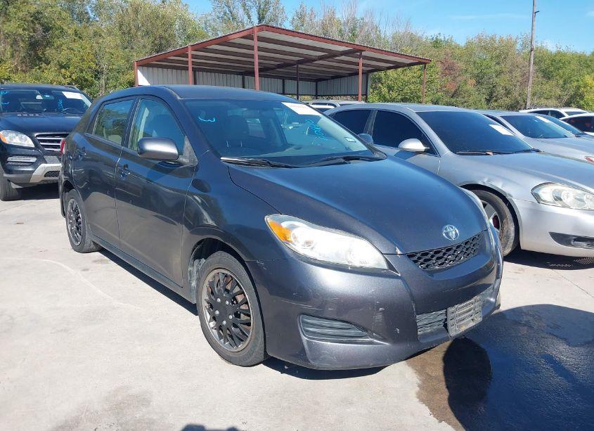 2009 Toyota Matrix (VIN 2T1KU40E99C027328) main photo