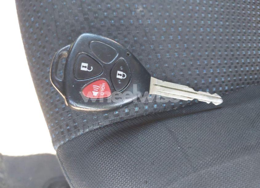 Photo 11 of 2009 Toyota Matrix (VIN 2T1KU40EX9C034238)