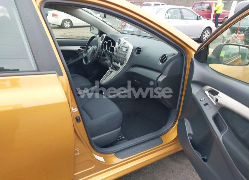 Photo 5 of 2009 Toyota Matrix (VIN 2T1KU40EX9C083794)