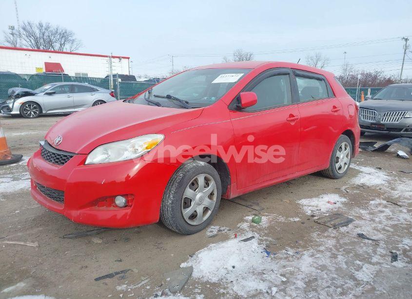 Photo 2 of 2010 Toyota Matrix (VIN 2T1KU4EE2AC299085)