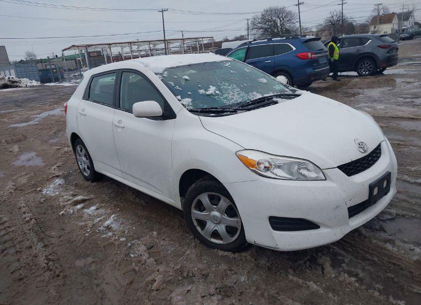 2010 Toyota Matrix (VIN 2T1KU4EE2AC382824) main photo