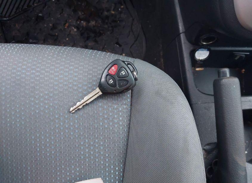 Photo 11 of 2010 Toyota Matrix (VIN 2T1KU4EE2AC382824)