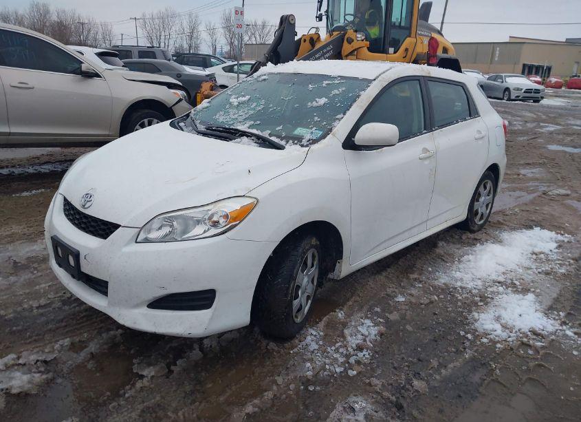 Photo 2 of 2010 Toyota Matrix (VIN 2T1KU4EE2AC382824)