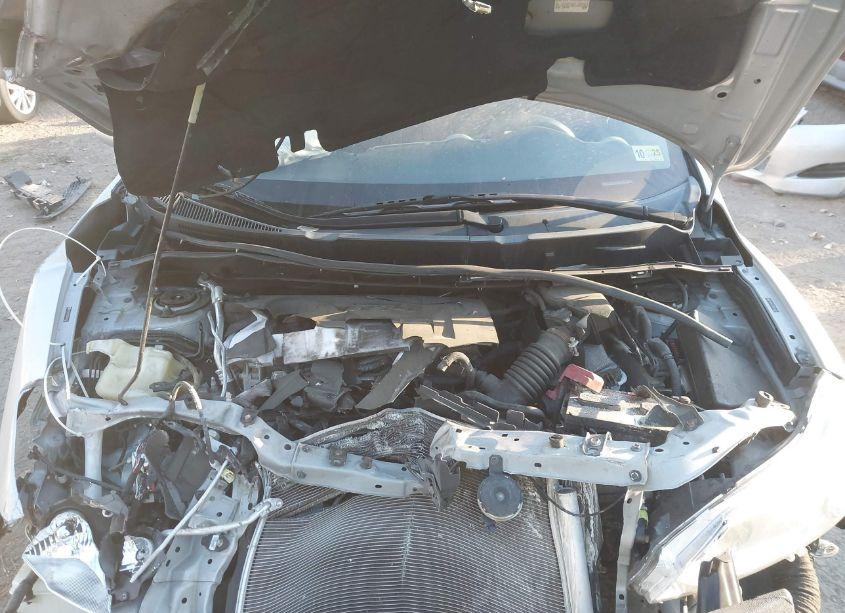 Photo 10 of 2011 Toyota Matrix (VIN 2T1KU4EE3BC692935)