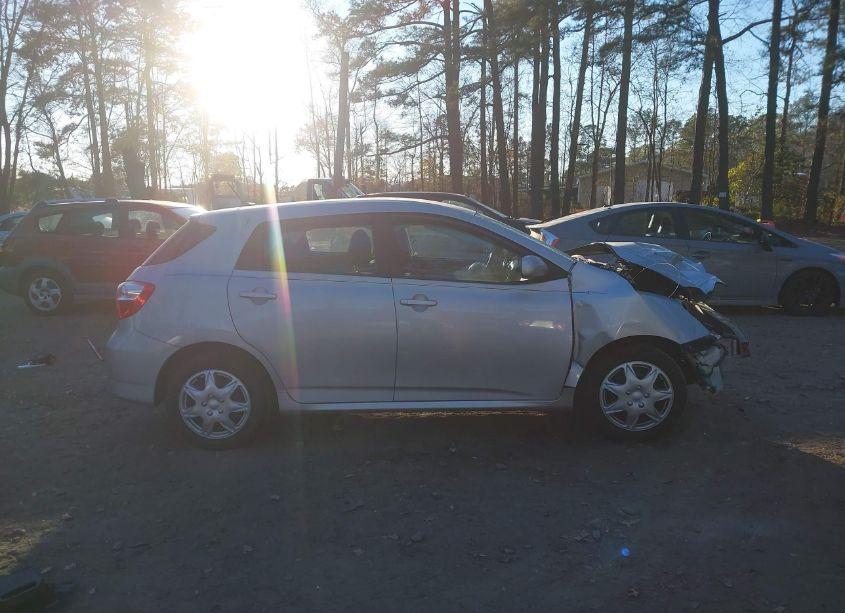 Photo 13 of 2011 Toyota Matrix (VIN 2T1KU4EE3BC692935)