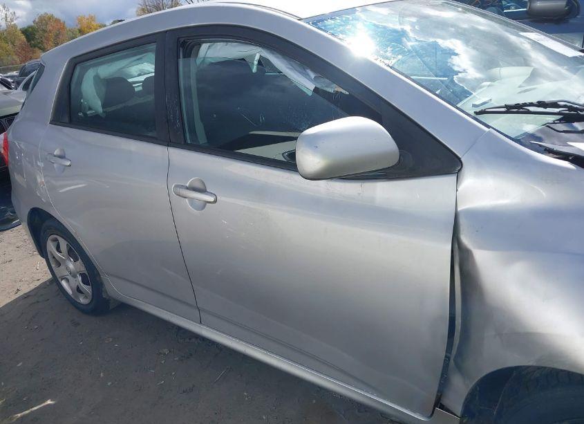 Photo 13 of 2010 Toyota Matrix (VIN 2T1KU4EE5AC364513)