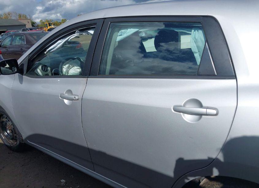 Photo 14 of 2010 Toyota Matrix (VIN 2T1KU4EE5AC364513)