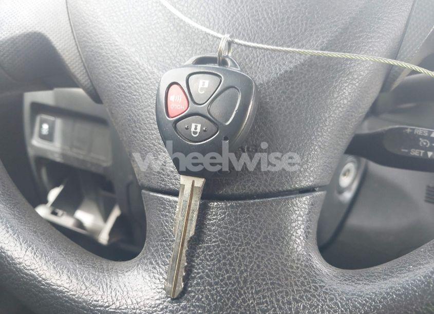 Photo 11 of 2010 Toyota Matrix (VIN 2T1KU4EE6AC400645)