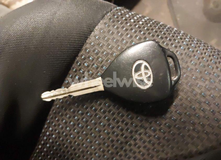 Photo 11 of 2010 Toyota Matrix (VIN 2T1KU4EE9AC335063)