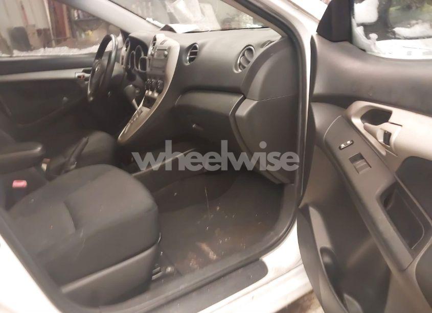 Photo 5 of 2010 Toyota Matrix (VIN 2T1KU4EE9AC335063)