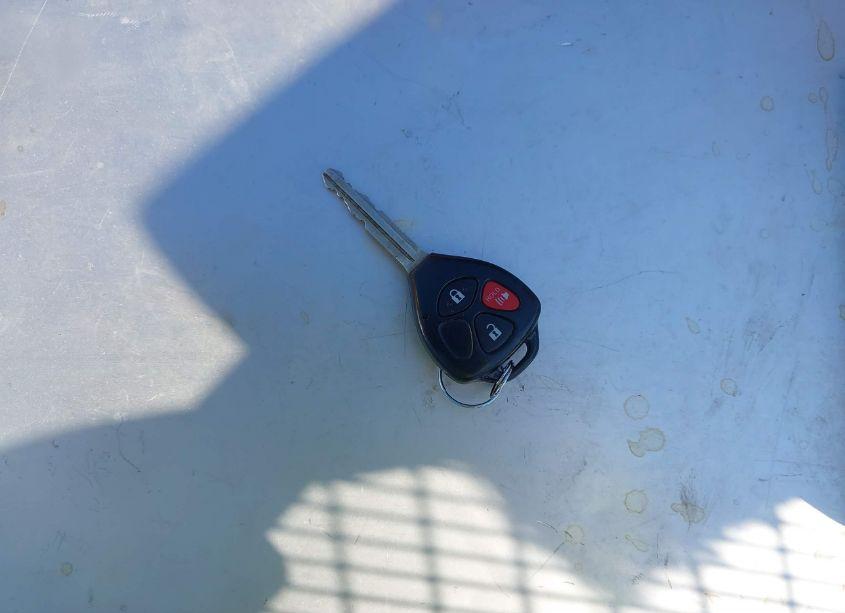 Photo 11 of 2010 Toyota Matrix (VIN 2T1KU4EE9AC470513)