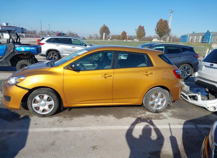 Photo 14 of 2010 Toyota Matrix (VIN 2T1KU4EE9AC470513)