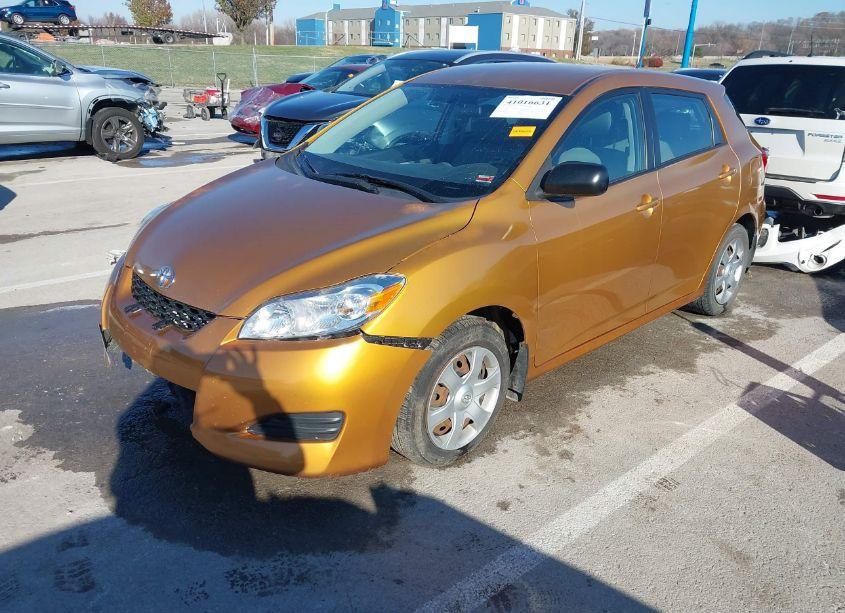 Photo 2 of 2010 Toyota Matrix (VIN 2T1KU4EE9AC470513)