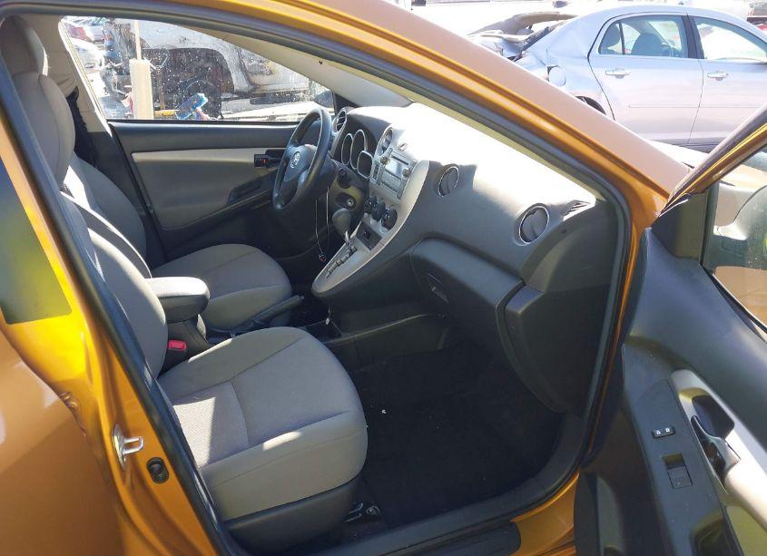 Photo 5 of 2010 Toyota Matrix (VIN 2T1KU4EE9AC470513)