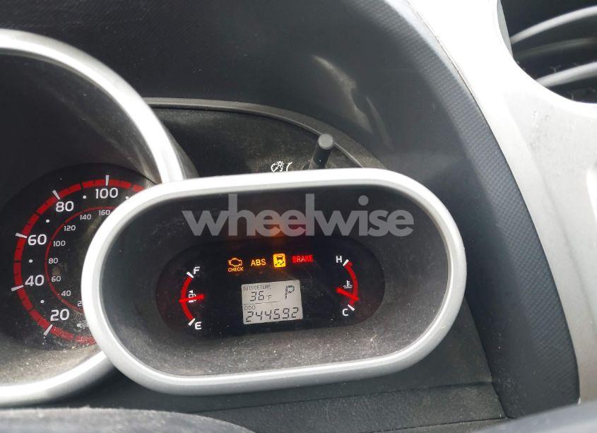 Photo 16 of 2010 Toyota Matrix (VIN 2T1KU4EEXAC251172)