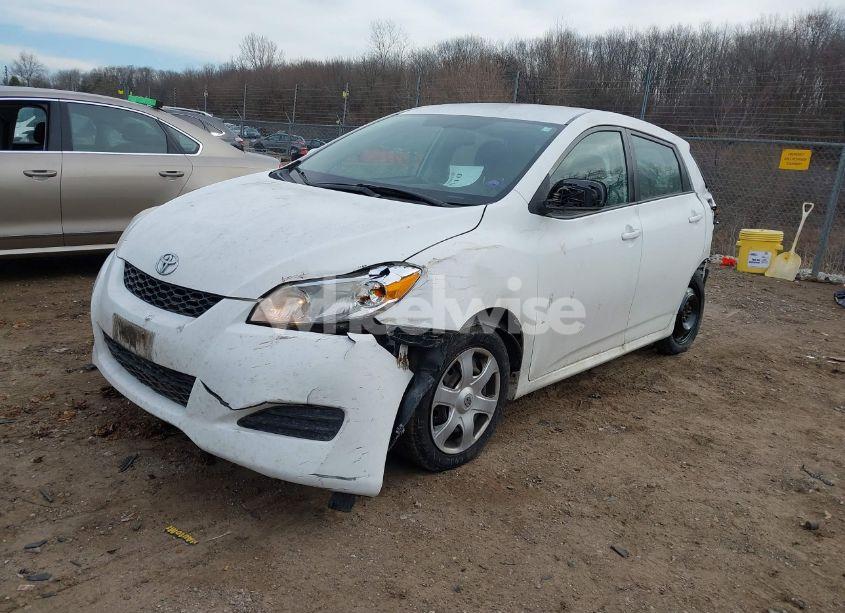 Photo 2 of 2010 Toyota Matrix (VIN 2T1KU4EEXAC251172)