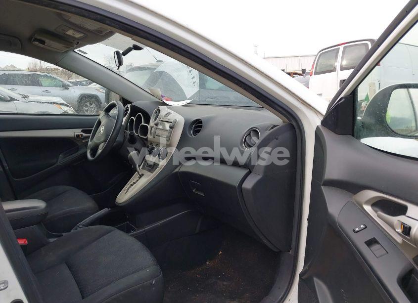 Photo 5 of 2010 Toyota Matrix (VIN 2T1KU4EEXAC251172)