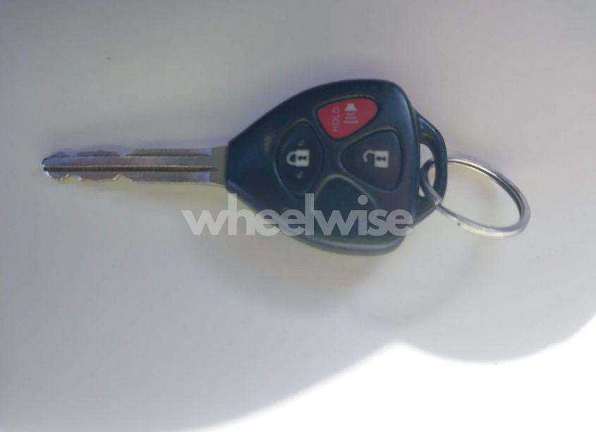 Photo 11 of 2009 Toyota Matrix S (VIN 2T1LE40E09C006482)