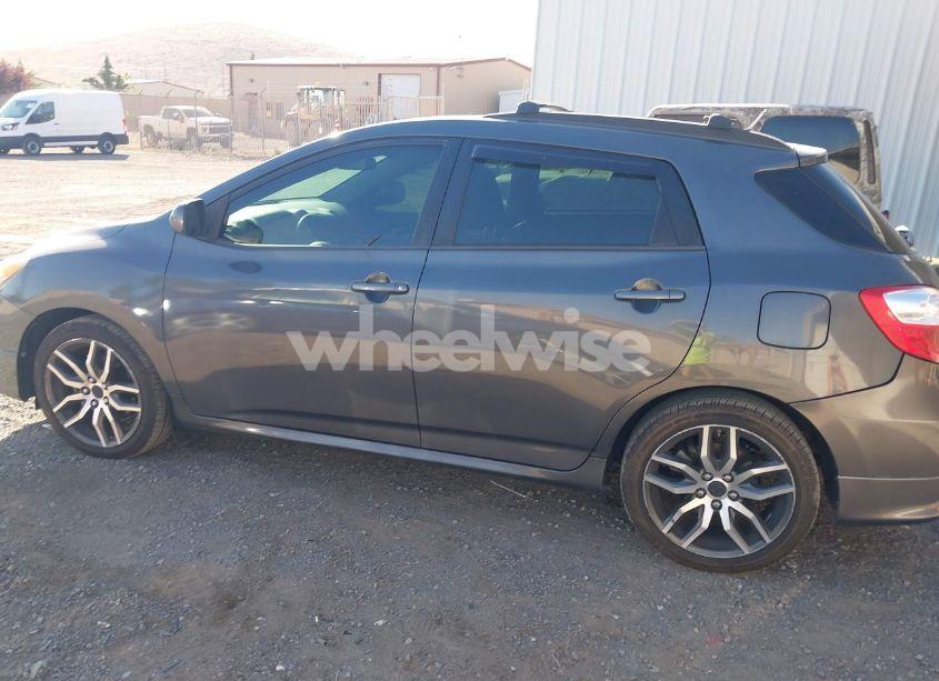 Photo 14 of 2009 Toyota Matrix S (VIN 2T1LE40E09C006482)