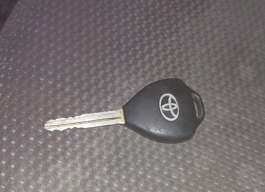 Photo 11 of 2009 Toyota Matrix S (VIN 2T1LE40E19C002070)