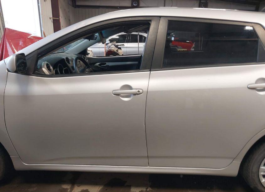 Photo 15 of 2009 Toyota Matrix S (VIN 2T1LE40E19C002070)