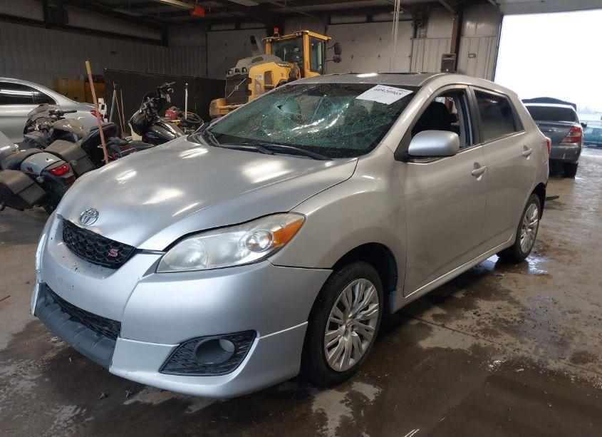 Photo 2 of 2009 Toyota Matrix S (VIN 2T1LE40E19C002070)