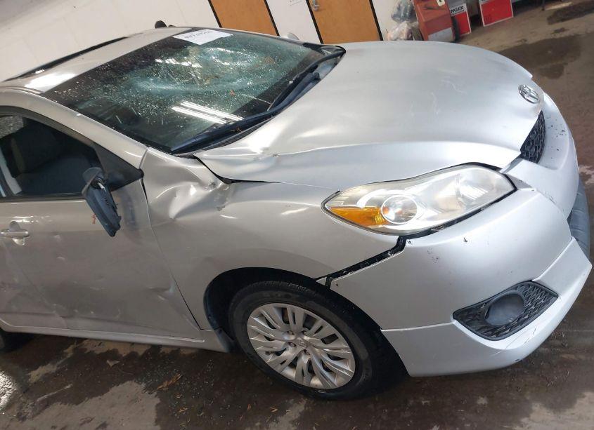 Photo 6 of 2009 Toyota Matrix S (VIN 2T1LE40E19C002070)