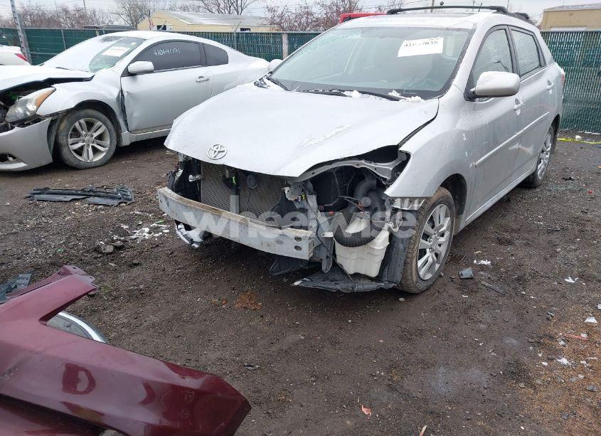 Photo 18 of 2009 Toyota Matrix S (VIN 2T1LE40E19C003767)