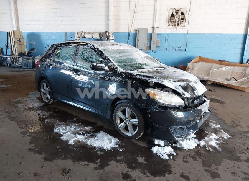 2009 Toyota Matrix S (VIN 2T1LE40E39C004676) main photo